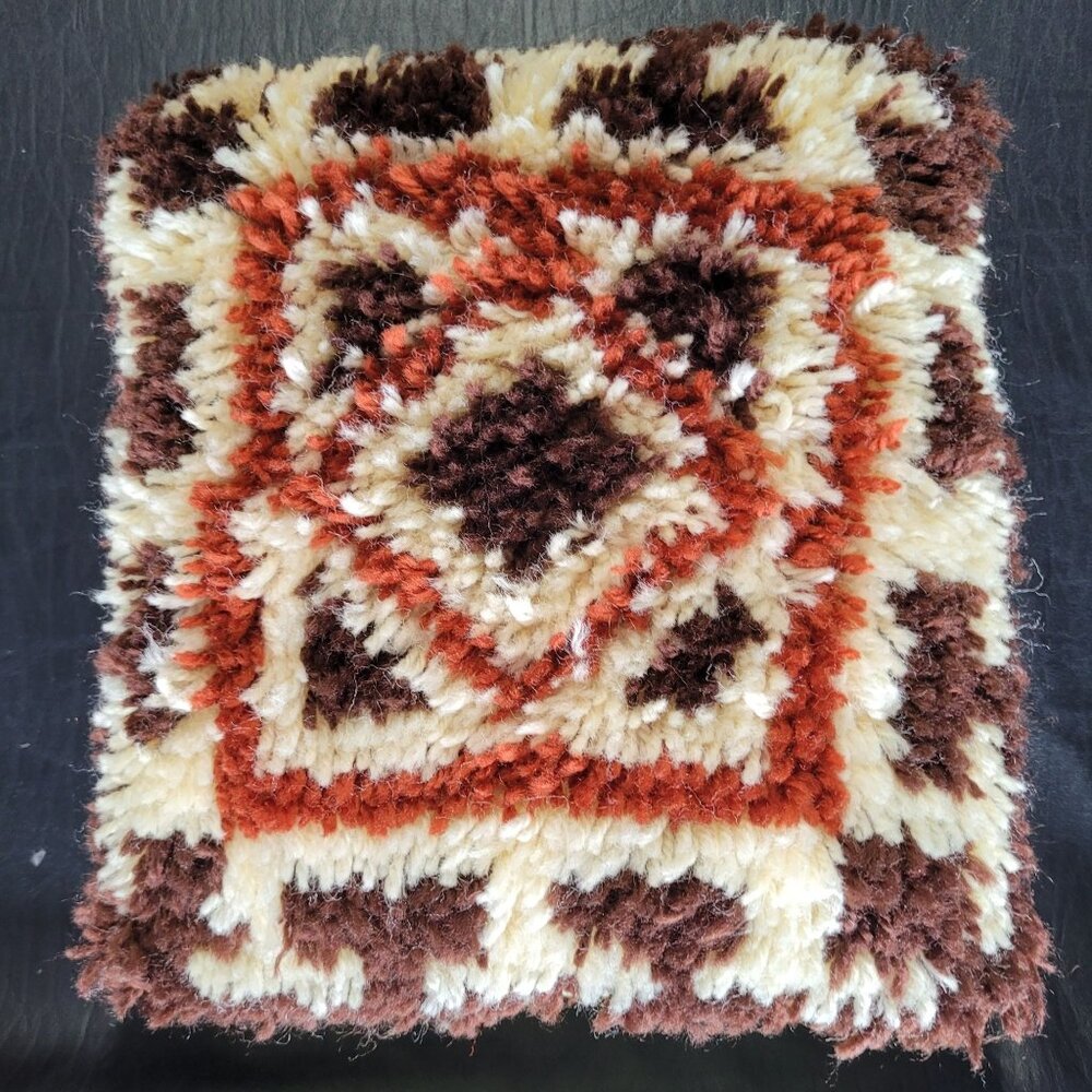 Aztec‎ Southwest Latch Hook Handmade Throw Pillow Accent Yarn Rug MCM Retro Vtg